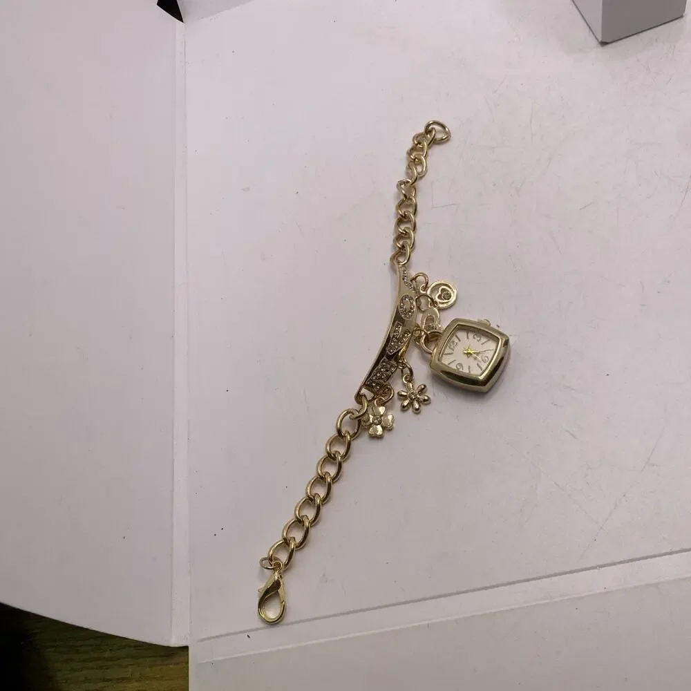 Womens Love Flower Heart Charm Watch Works New Battery